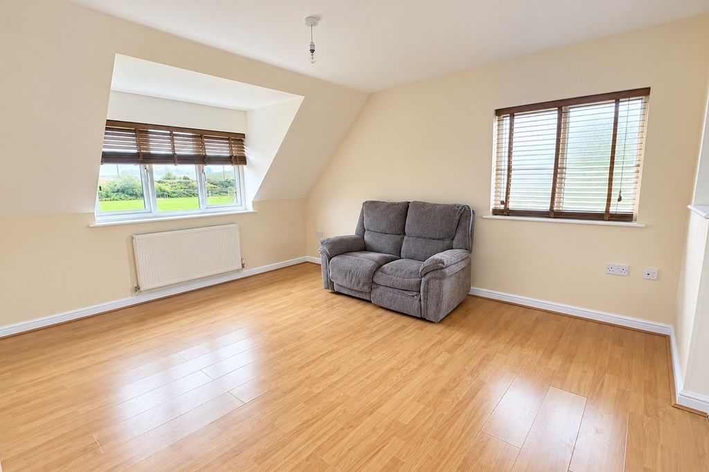 Property photo 2 of 10 5520172
