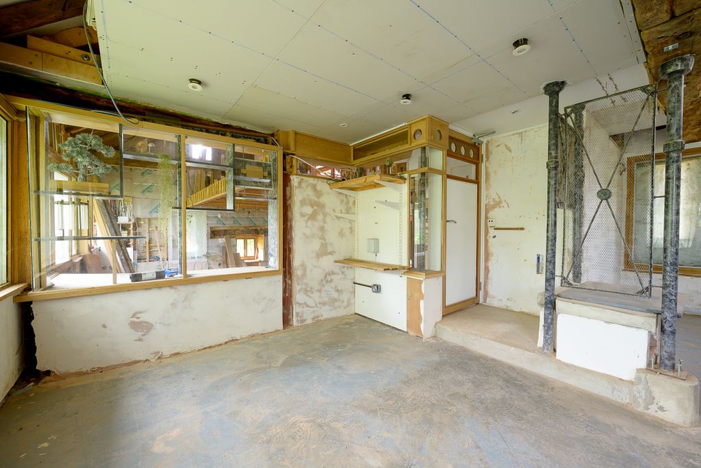 Property photo 3 of 9 Well Barn-9