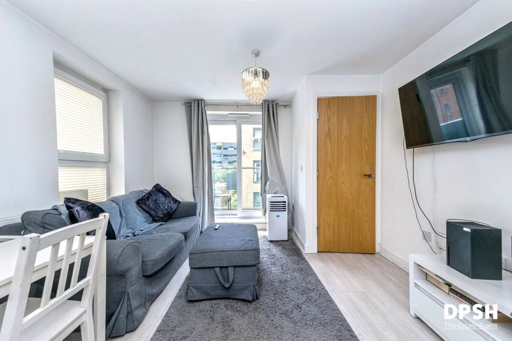 Property photo 2 of 18