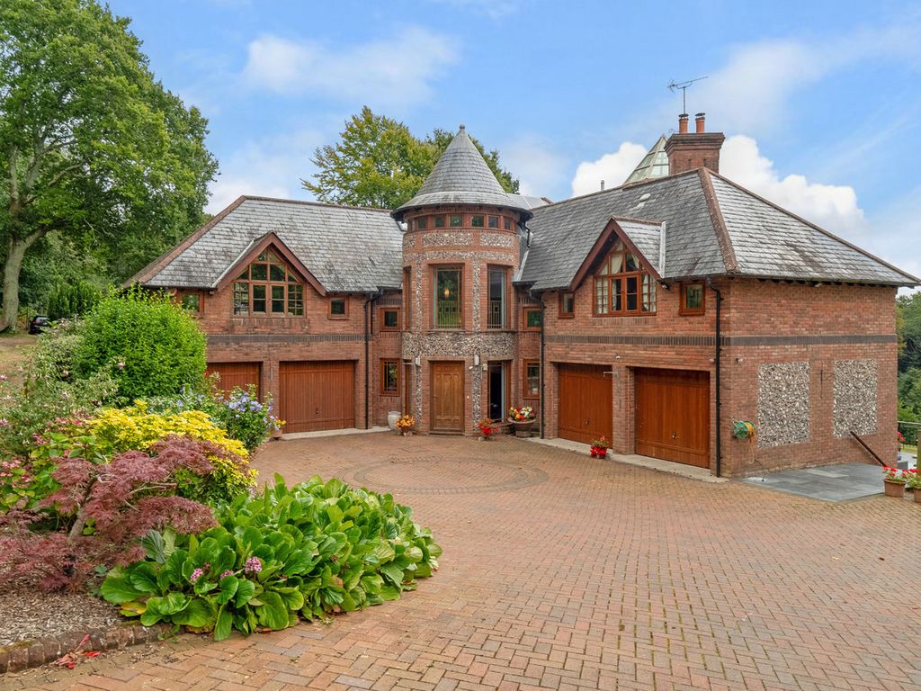 Property photo 3 of 35