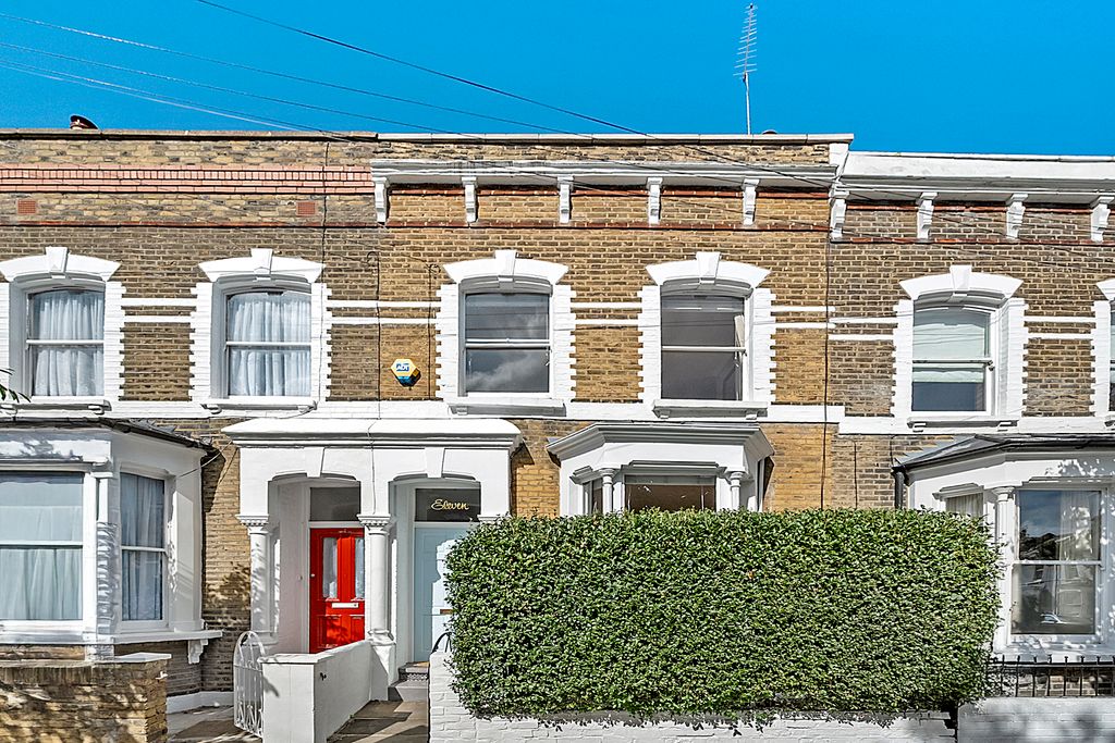 Property photo 1 of 32