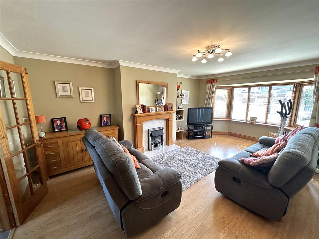 Property photo 3 of 29 Living Room