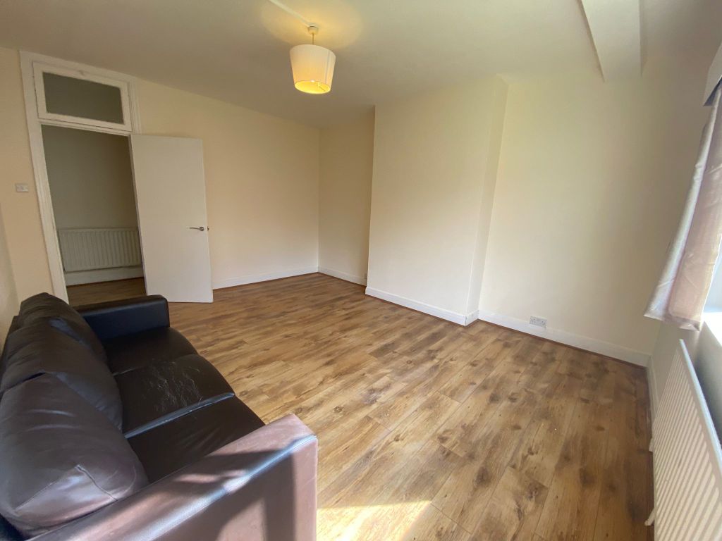 Property photo 3 of 23
