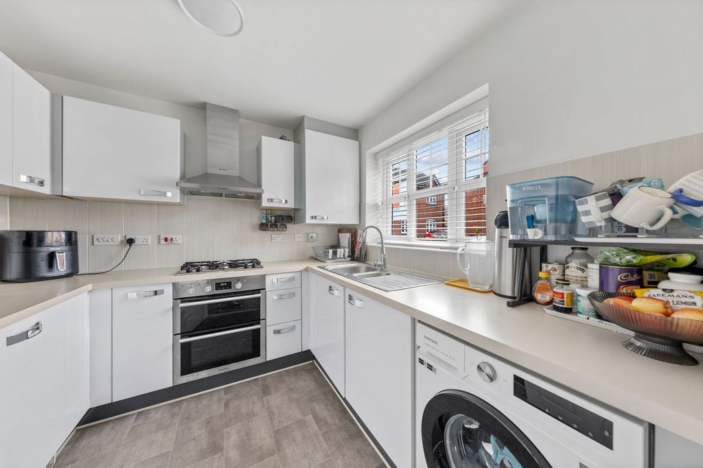 Property photo 3 of 22