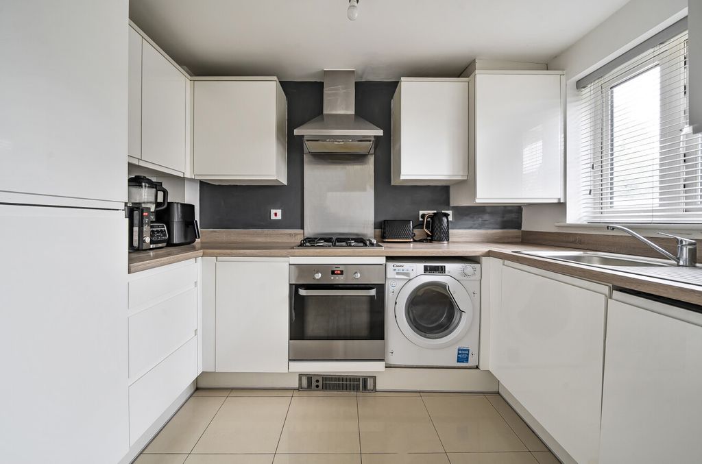 Property photo 2 of 12 1342142-19-68A33F...