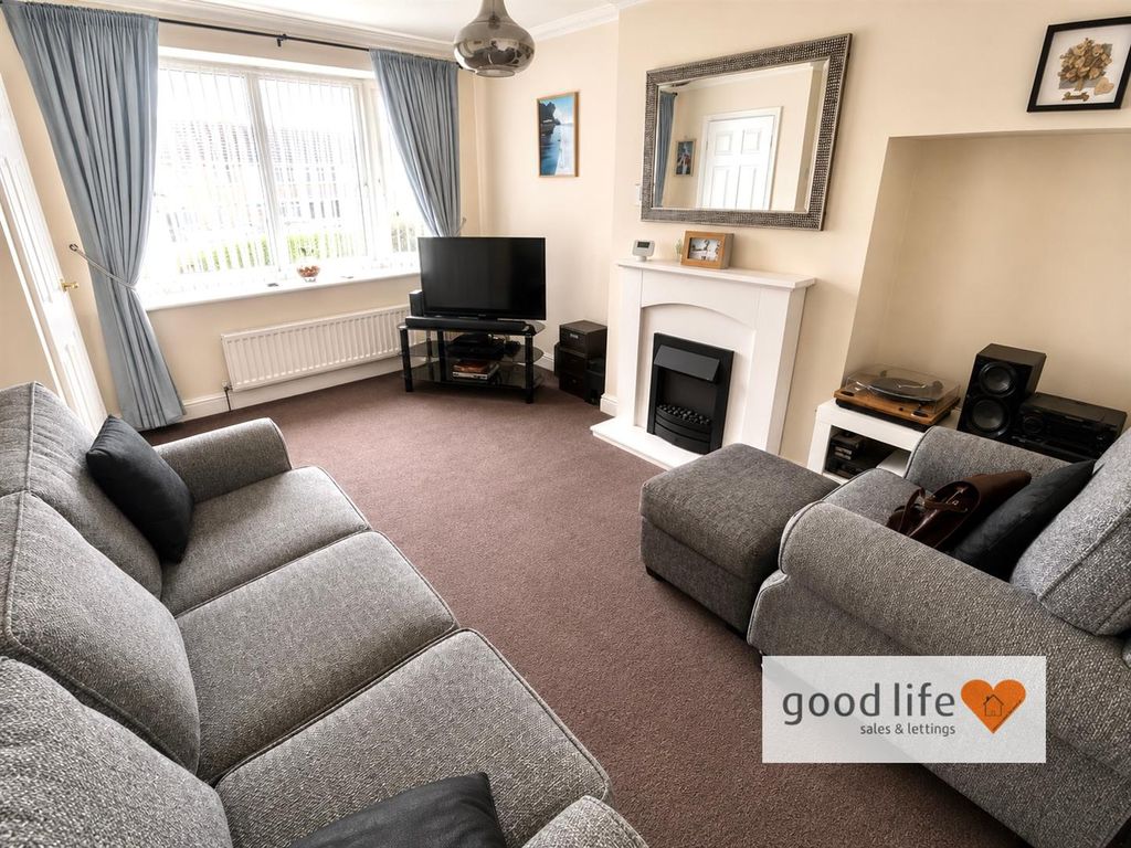 Property photo 2 of 13 20260620_133852245_Ios18 Bingley.Jpg