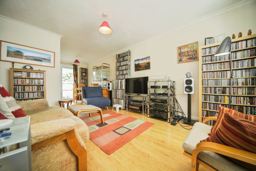 Property photo 2 of 11 Pbox-Img.Jpg
