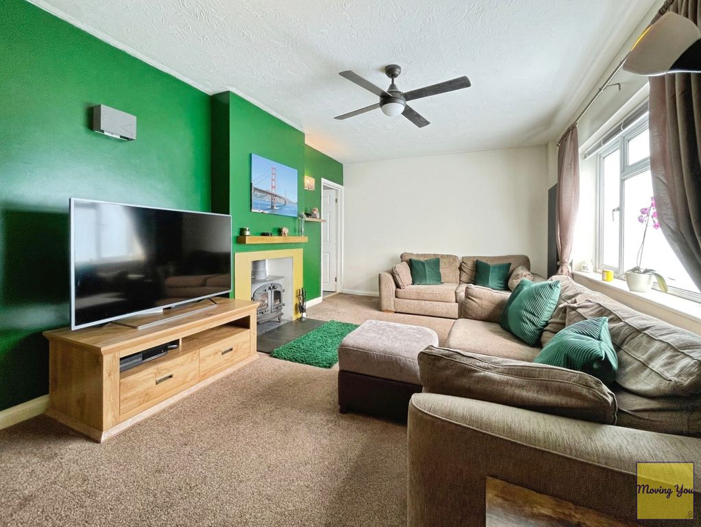 Property photo 2 of 20 Living Room