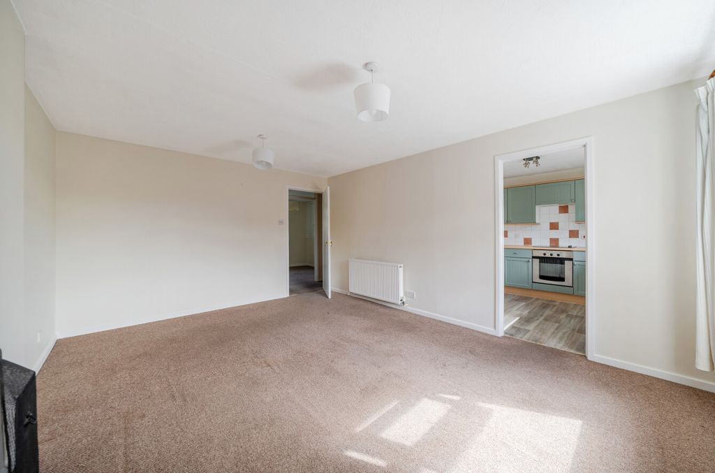 Property photo 2 of 12 1481360-15-6A3d59...