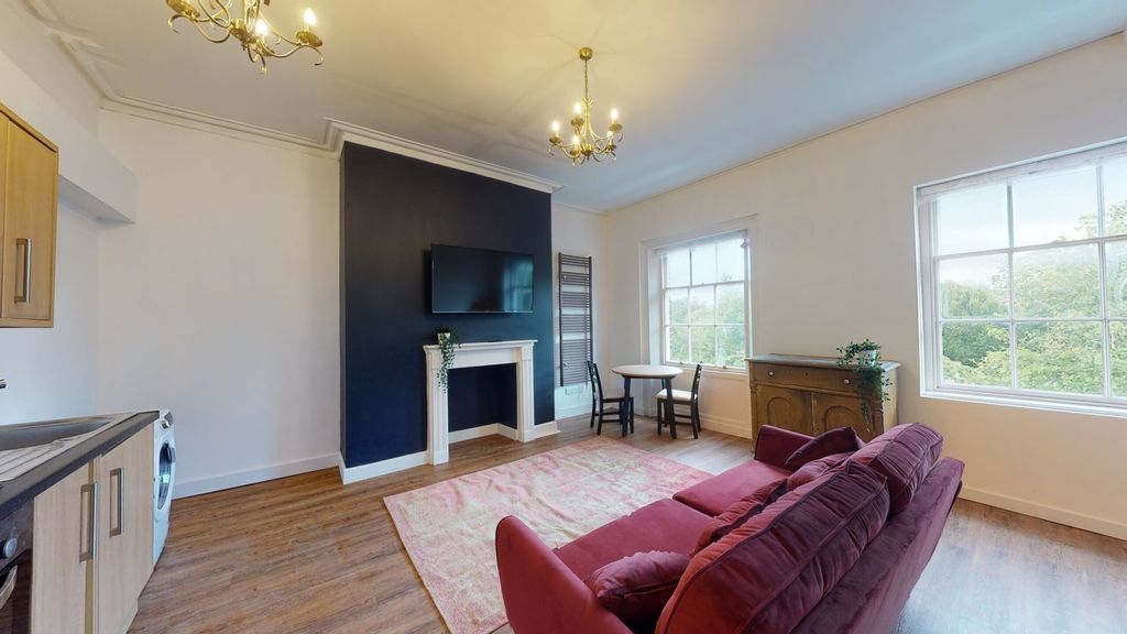 Property photo 2 of 13 A Spacious And Inviting Large Modern Living Room W...