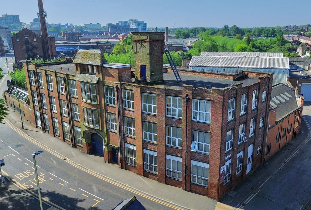 Property photo 1 of 12