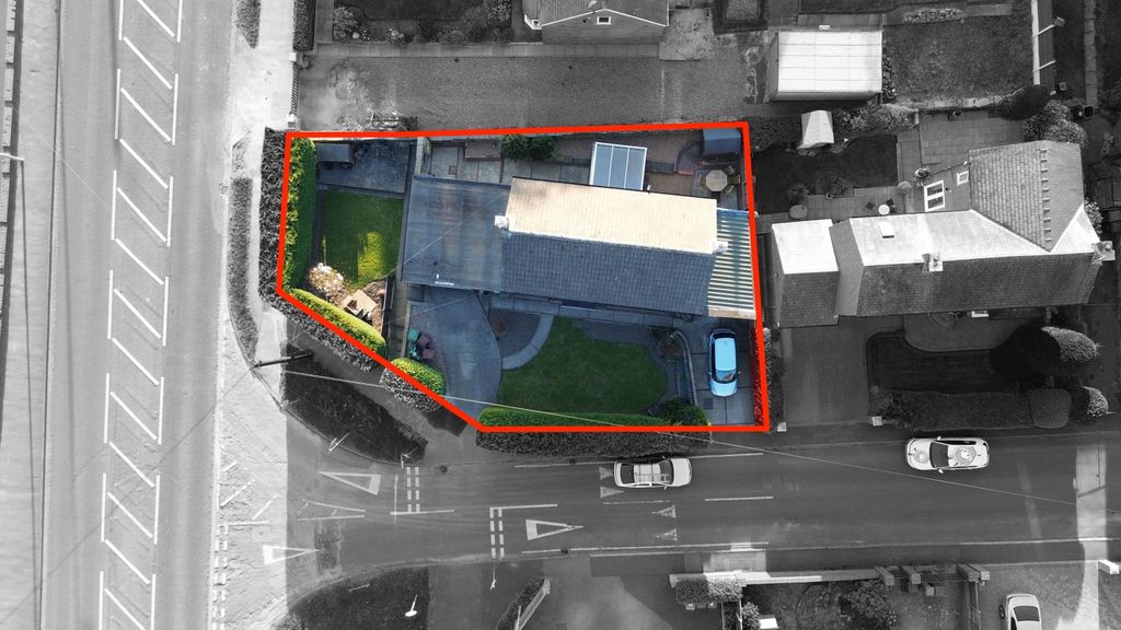 Property photo 2 of 25 Drone-Image
