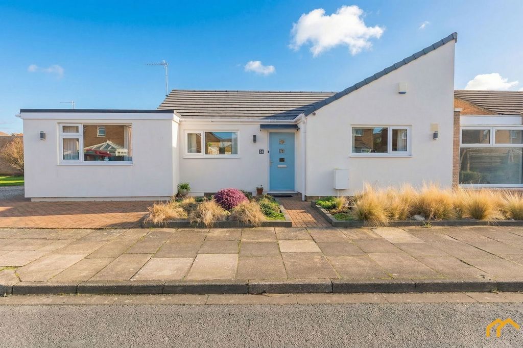 Property photo 2 of 36