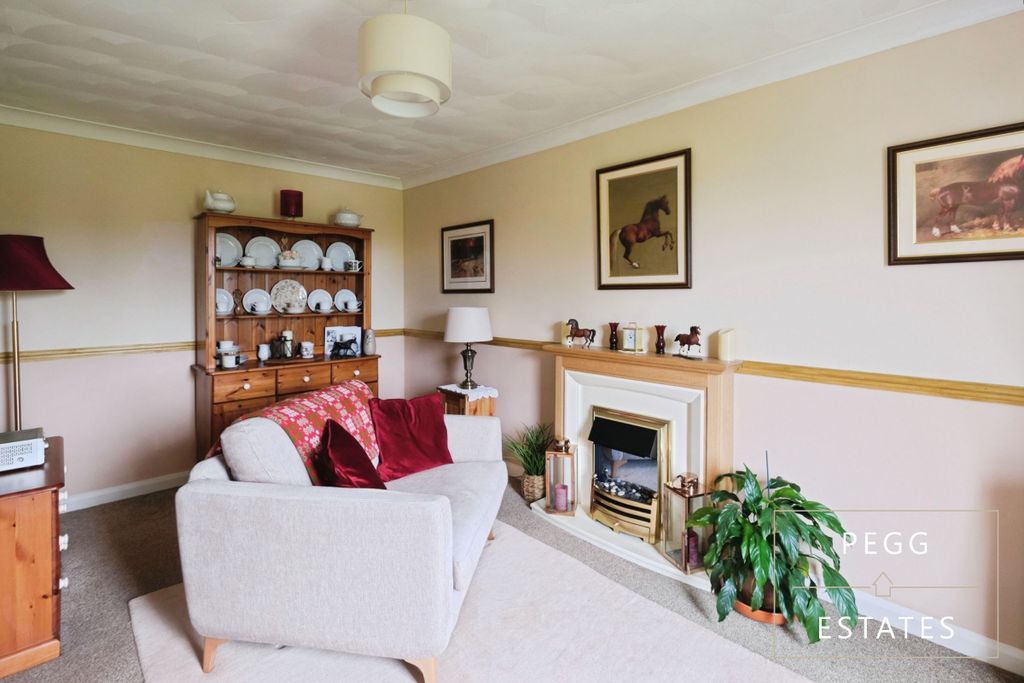 Property photo 3 of 21