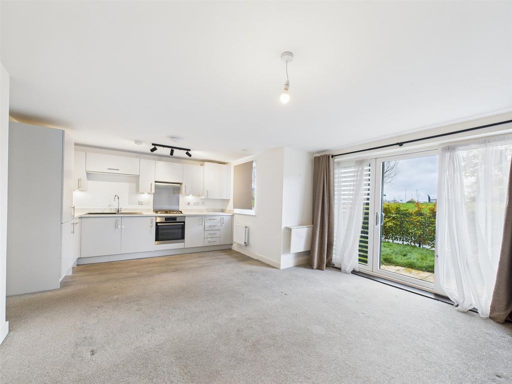 Property photo 3 of 10 Cam02435G0-Pr0077-Still009.Jpg