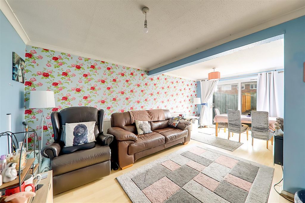 Property photo 3 of 10 Img_6929-Img_6931.Jpg