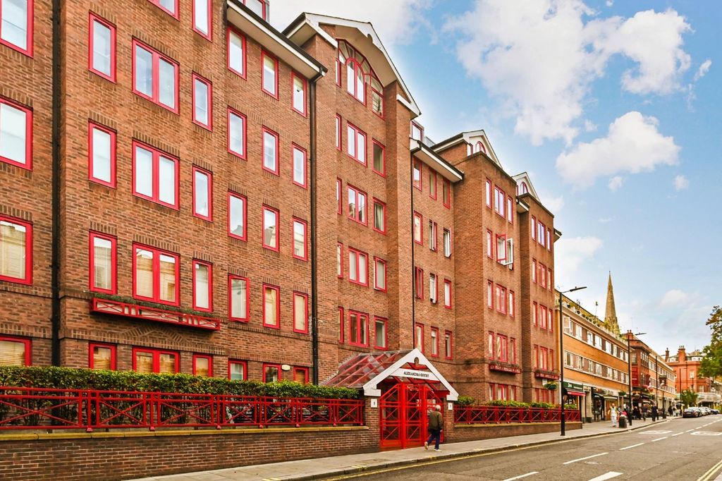 Property photo 3 of 13 28-Alexandra-Court (14).Jpg