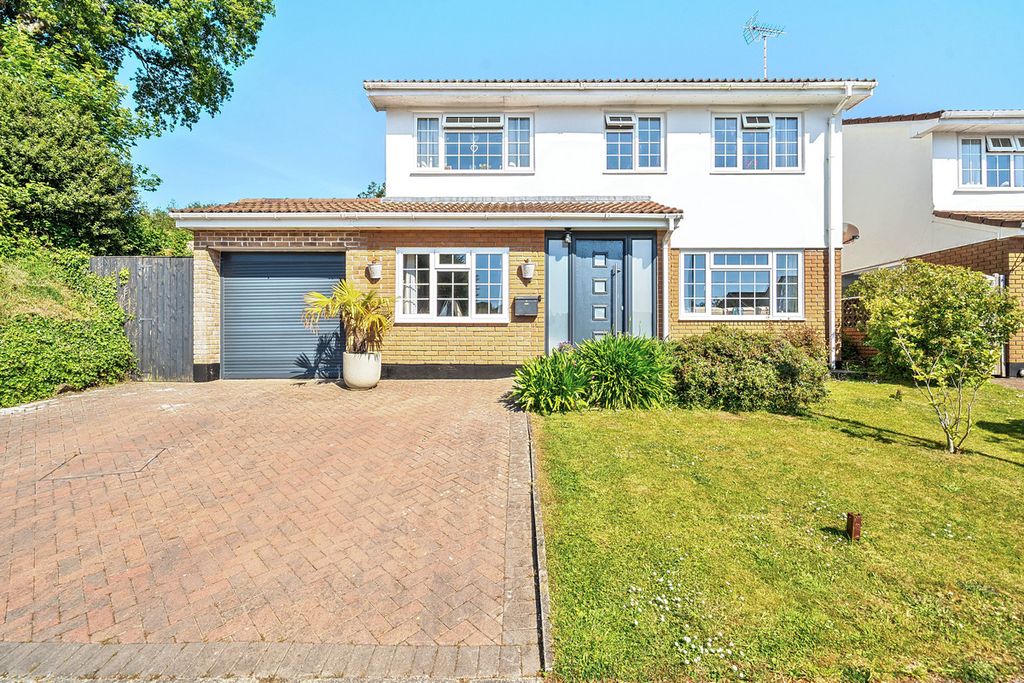 Property photo 1 of 17