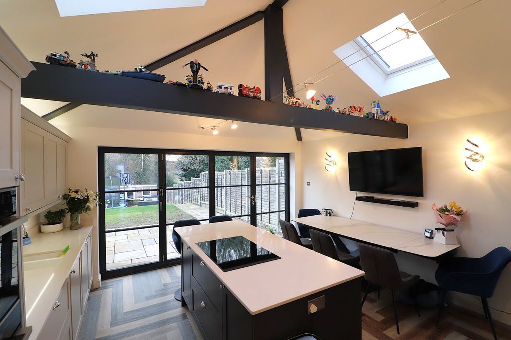 Property photo 1 of 16 Picture No. 11