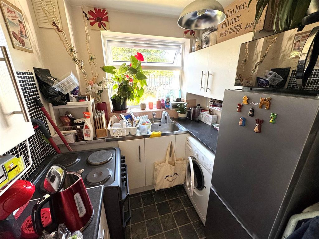 Property photo 3 of 7 Dw11.Jpg