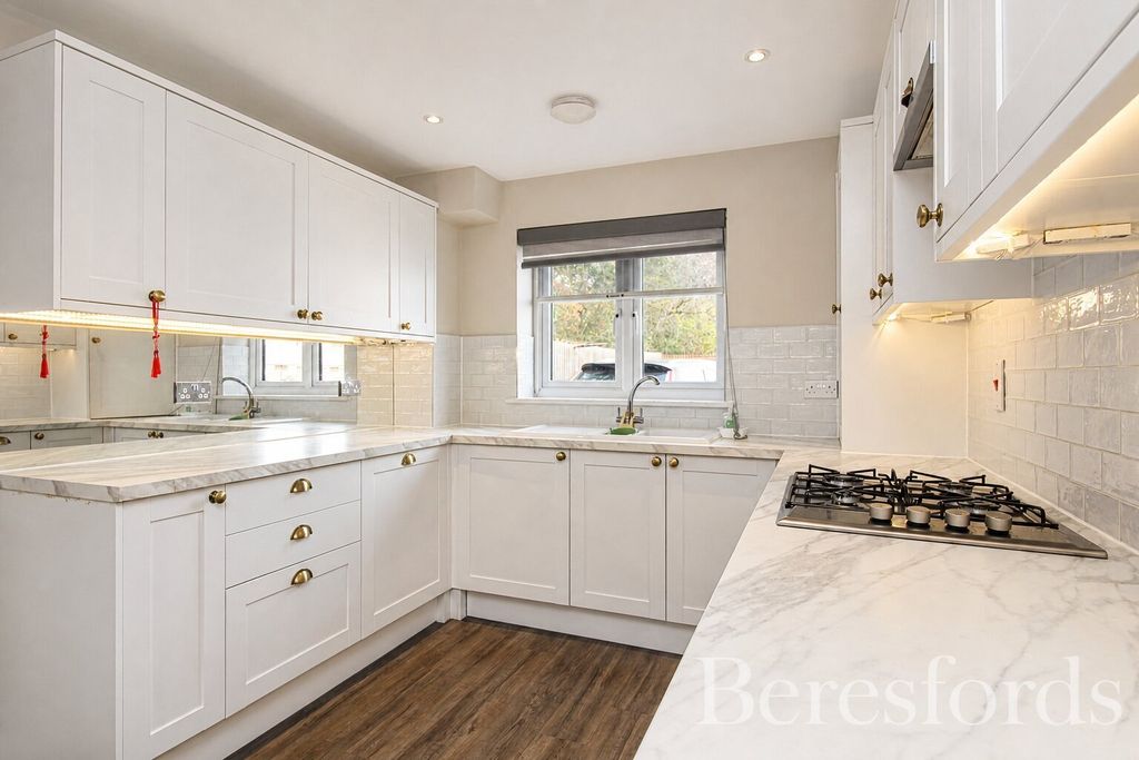 Property photo 1 of 18 Kitchen