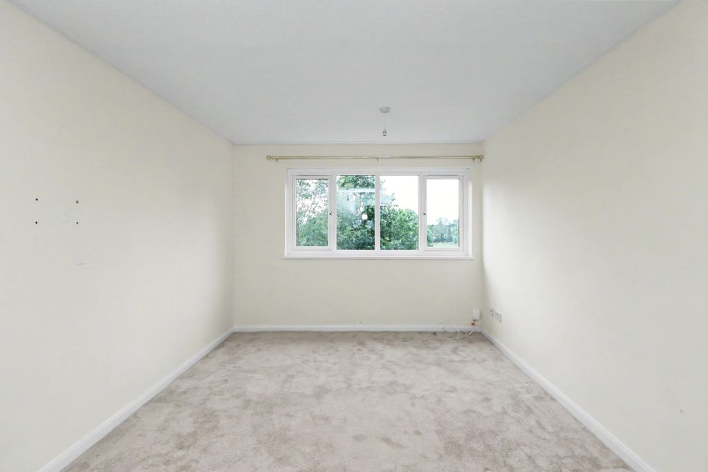 Property photo 2 of 12 61 Southwell Close, Kirkby In Ashfield, Nottinghamshire, Ng17 8Gn