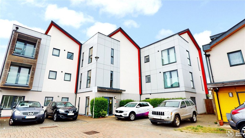 Property photo 1 of 7 External