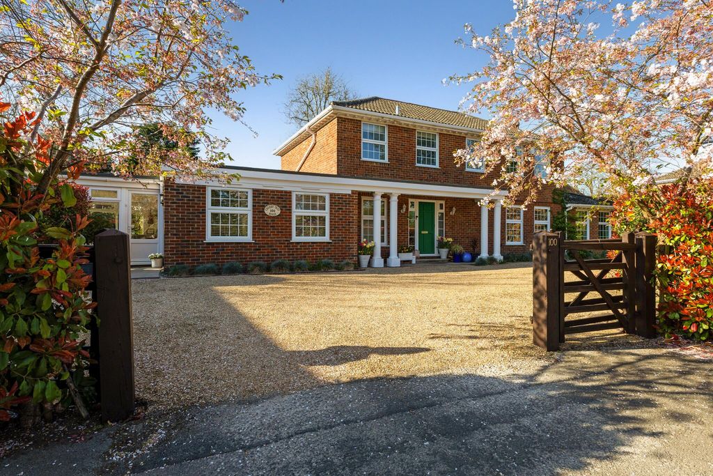 Property photo 1 of 18