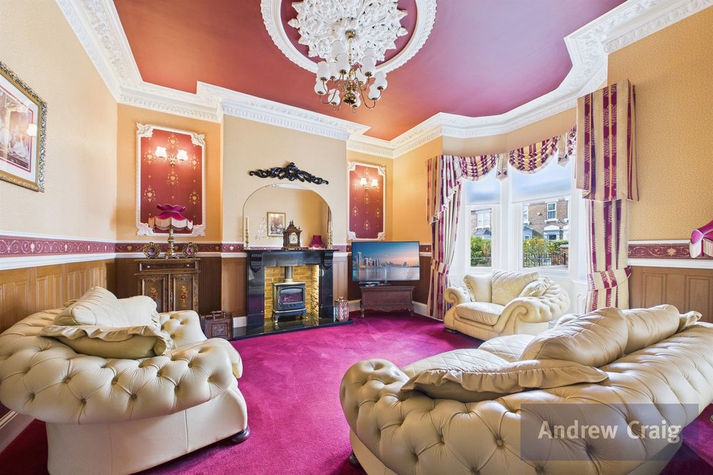 Property photo 2 of 20 Living Room