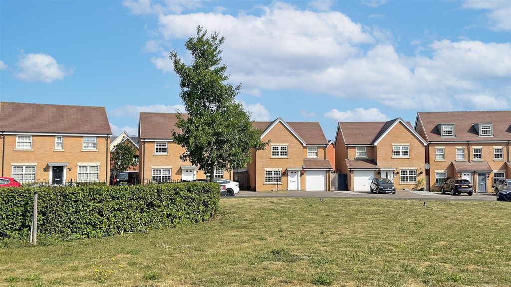 Property photo 1 of 27 Rich Close......Jpg