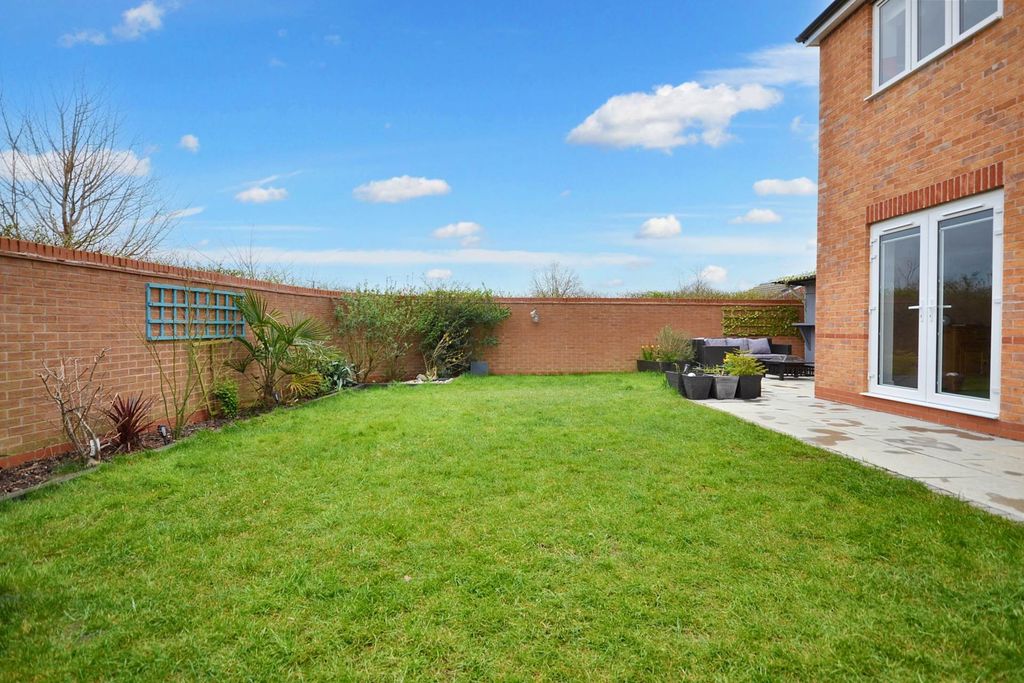 Property photo 2 of 24