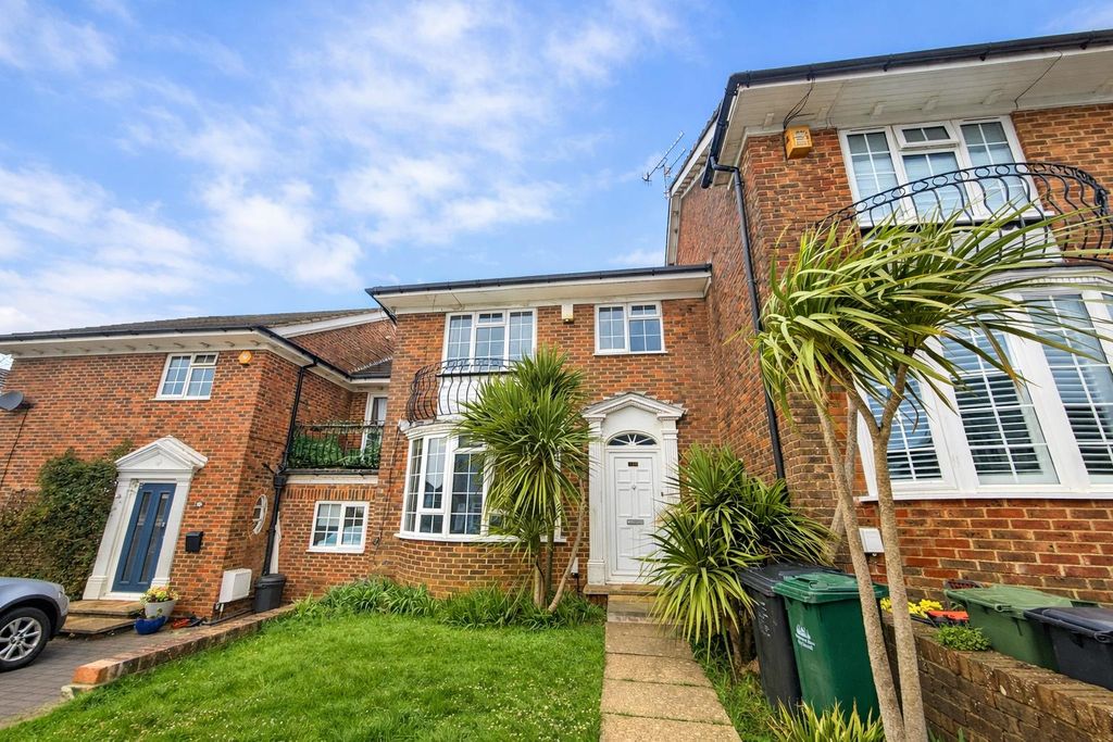 Property photo 1 of 10 Outside.Png