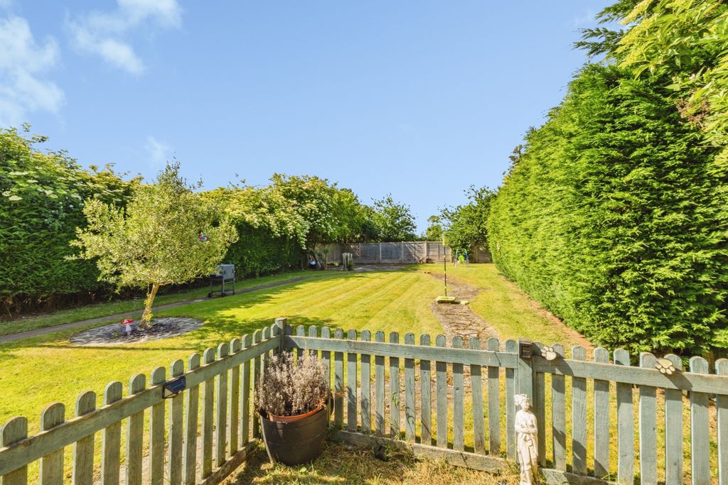 Property photo 3 of 20 2026-05-27-13Canwickavenue043