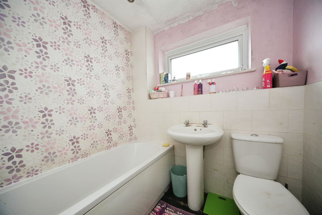 Property photo 3 of 11