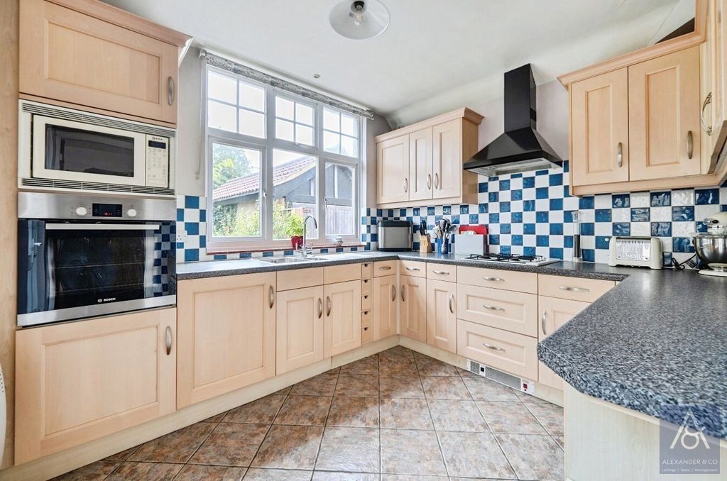 Property photo 3 of 22 Pbox-Img.Jpg