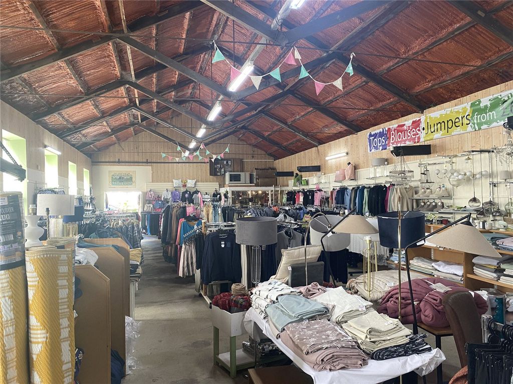 Property photo 2 of 4 Picture No. 08