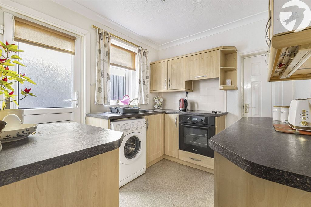 Property photo 2 of 17 Picture No. 08