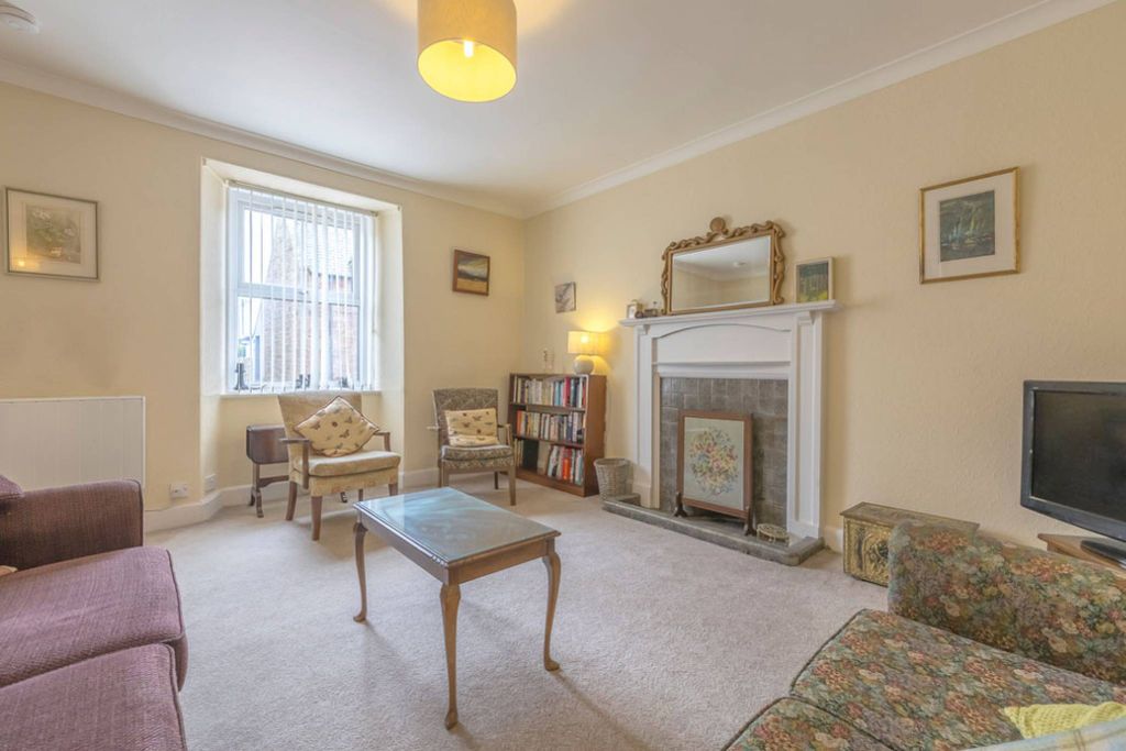 Property photo 3 of 34