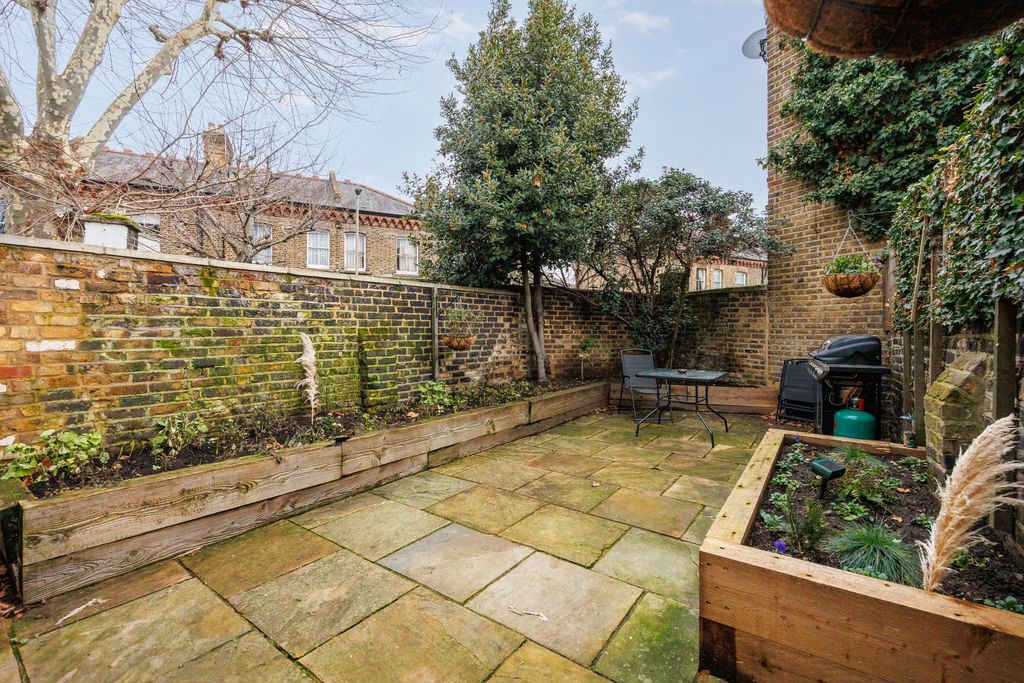 Property photo 3 of 4