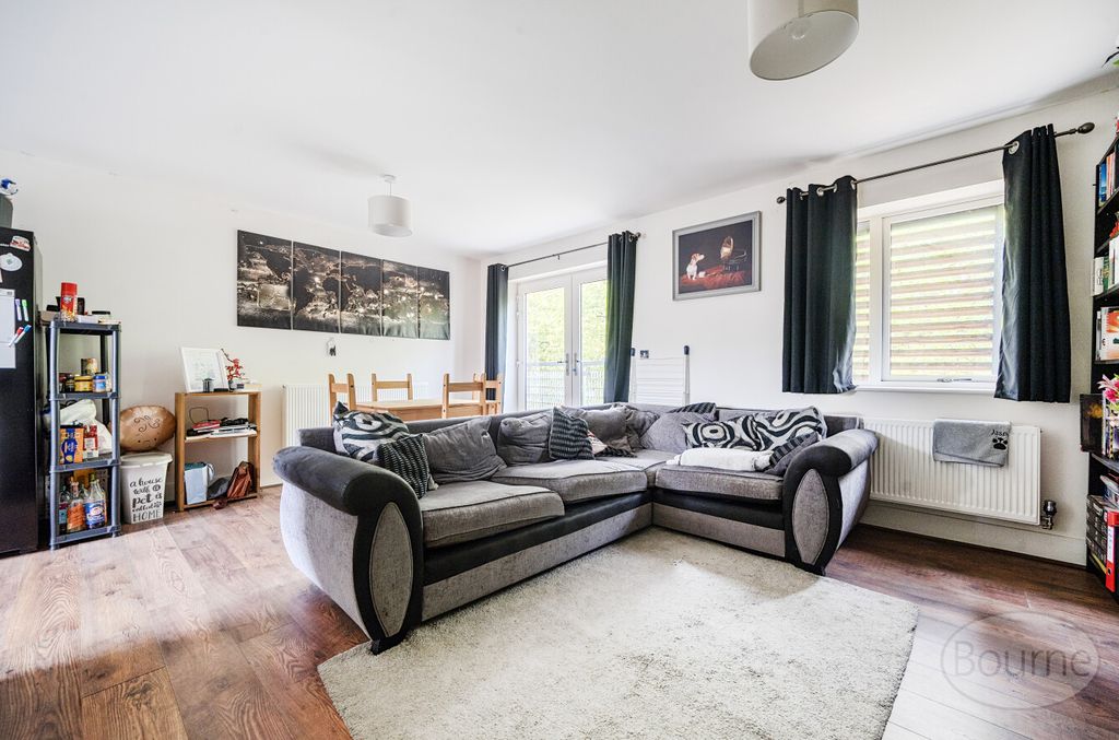 Property photo 3 of 12 6E58cc20-52cd-417...