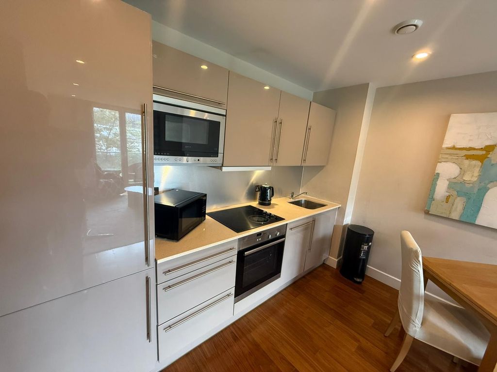 Property photo 2 of 8 Kitchen