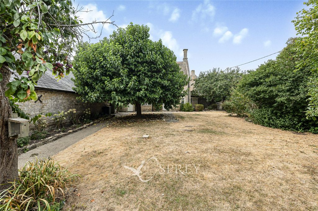 Property photo 2 of 19 Picture No. 17