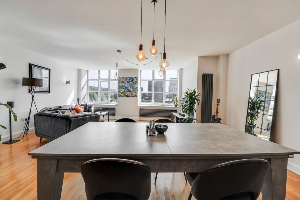 Property photo 1 of 20 Img_2308