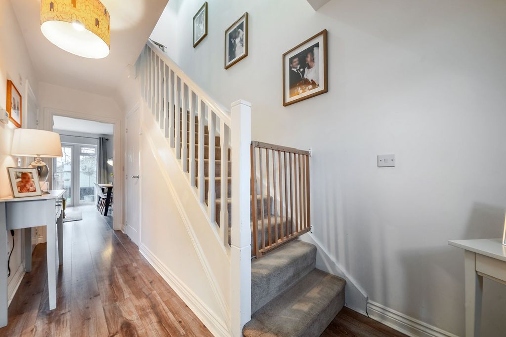 Property photo 2 of 26