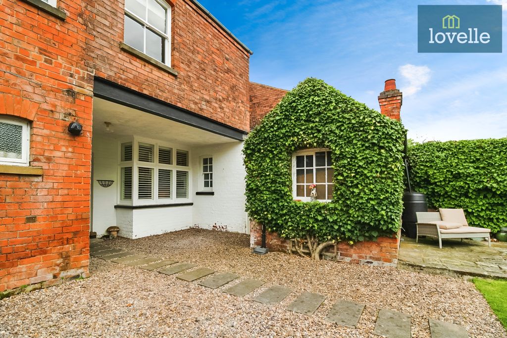 Property photo 2 of 38
