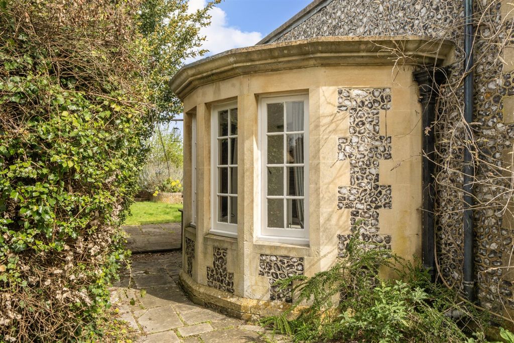 Additional image 31 of 6 bed detached house to rentFlint House, 2 Mill Lane, Langstone, Havant, Hampshire PO9