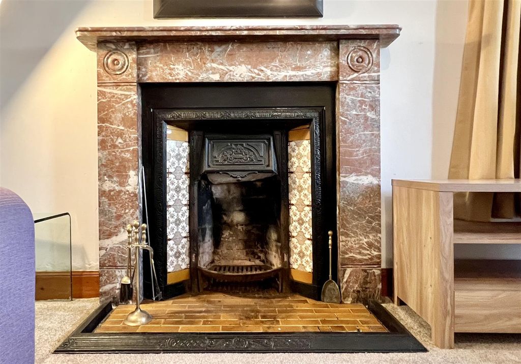 Property photo 3 of 12 Bellefield Avenue, Dundee