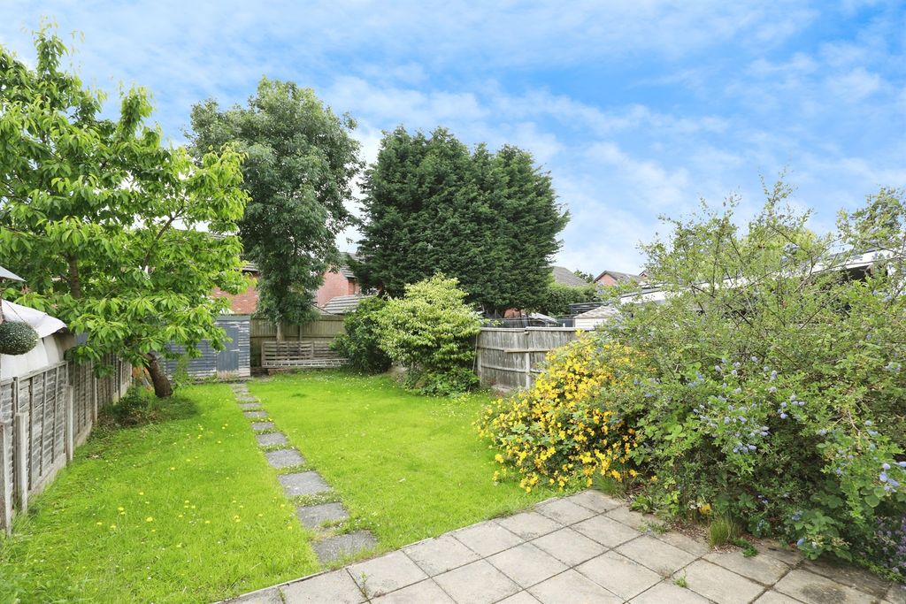 Property photo 2 of 17