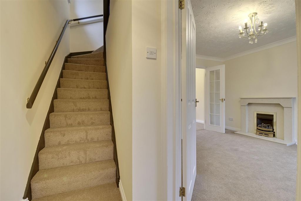 Property photo 2 of 16 094346A5-F5Da-41F3-8A2A-6Eb735B7Bb5C_1_201_A.Jpeg