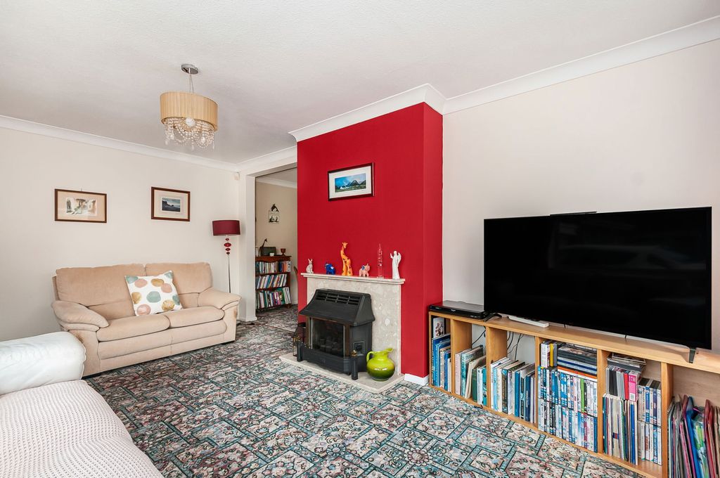 Property photo 2 of 17